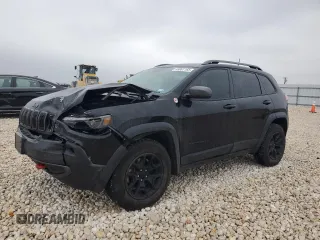 2021 Jeep Cherokee Trailhawk z VIN 1C4PJMBX5MD123854, wystawiony jako Copart lot #45891165 z przebiegiem 98 964 mil mil oraz Szkoda całkowita • Salvage title. Historia ofert i sprzedaży dostępna na DreamBid. Obrazek 1.