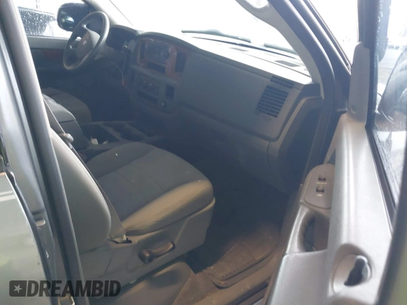 2006 Dodge 1500 SLT z VIN 1D7HA18N06S680362, wystawiony jako IAAI lot #41836625 z przebiegiem 201 180 mil mil oraz . Historia ofert i sprzedaży dostępna na DreamBid. Obrazek 5.