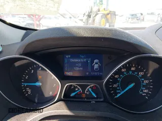 2013 Ford Escape SE with VIN 1FMCU0GX4DUC60741, listed as a IAAI auction lot 41592770 with 121,972 mi miles and . Bid and sale history available at DreamBid. Image 7.