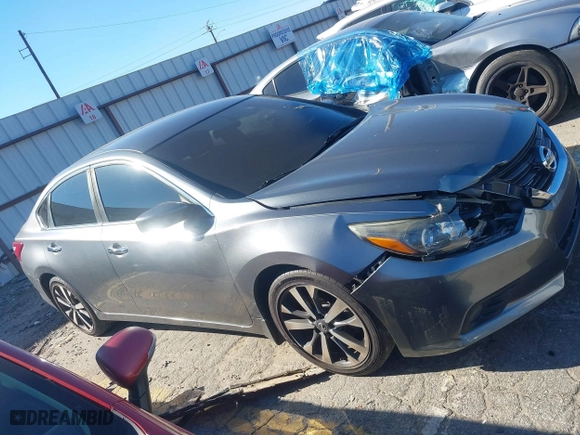 2016 Nissan Altima 2.5 SL with VIN 1N4AL3AP3GC272503, listed as a IAAI auction lot 41288367 with 132,269 mi miles. Bid and sale history available at carsss.com. Image 13.