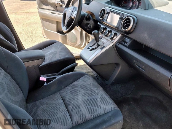 2014 Scion xB z VIN JTLZE4FE9EJ055412, wystawiony jako Copart lot #56695645 z przebiegiem 193 819 mil mil oraz Czysty tytuł • Clean title. Historia ofert i sprzedaży dostępna na DreamBid. Obrazek 5.