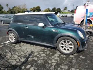 2004 MINI Cooper Hardtop S with VIN WMWRE33474TD83089, listed as a Copart auction lot 50933945 with 165,735 mi miles and Clean Title. Bid and sale history available at carsss.com. Image 4.