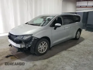 2023 Chrysler Voyager LX z VIN 2C4RC1CG0PR596028, wystawiony jako Copart lot #56032065 z przebiegiem 48 703 mil mil oraz Szkody całkowita. Historia ofert i sprzedaży dostępna na DreamBid. Obrazek 1.