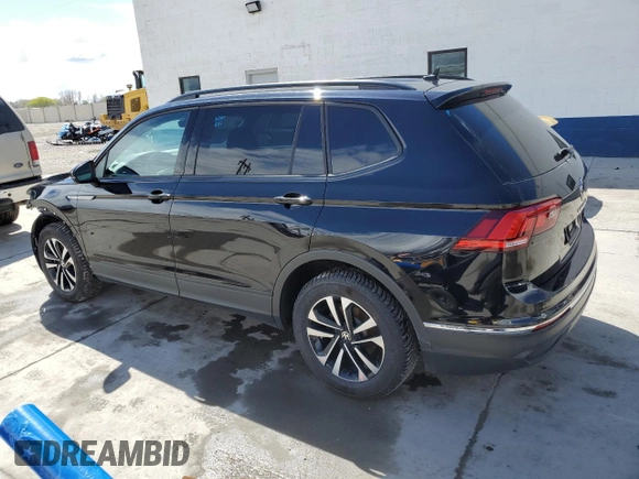 2022 Volkswagen Tiguan S with VIN 3VV0B7AXXNM045175, listed as a Copart auction lot 51555585 with 57,657 mi miles and Salvage title. Bid and sale history available at DreamBid. Image 2.