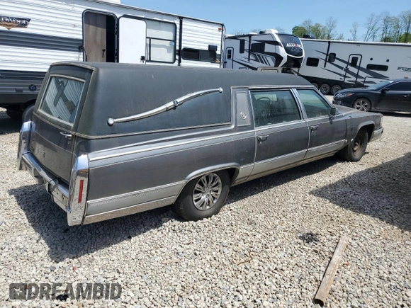 1991 Cadillac Brougham z VIN 1G6DW54E6MR718286, wystawiony jako Copart lot #54732145 z przebiegiem Nie podano mil oraz Tytuł czysty. Historia ofert i sprzedaży dostępna na DreamBid. Obrazek 3.