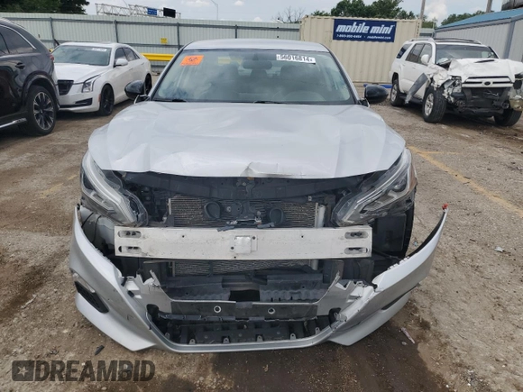 2019 Nissan Altima SR with VIN 1N4BL4CV2KC206653, listed as a Copart auction lot 56016814 with Not Provided miles and Salvage Title. Bid and sale history available at carsss.com. Image 5.