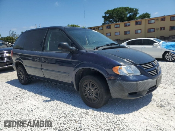 2005 Dodge Caravan SE z VIN 1D4GP25B25B414184, wystawiony jako Copart lot #55027705 z przebiegiem 156 563 mil mil oraz Szkoda całkowita • Salvage title. Historia ofert i sprzedaży dostępna na DreamBid. Obrazek 4.