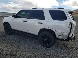 2020 Toyota 4Runner SR5 with VIN JTEBU5JR9L5778002, listed as a Copart auction lot 44457465 with 92,025 mi miles and Salvage Title. Bid and sale history available at carsss.com. Image 2.
