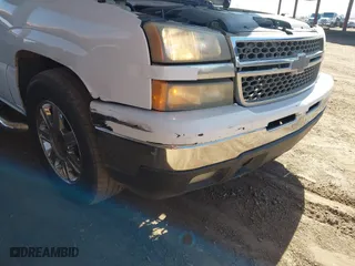 2006 Chevrolet Silverado 1500 LT1 with VIN 2GCEC19Z861343690, listed as a IAAI auction lot 41900168 with 198,206 mi miles. Bid and sale history available at carsss.com. Image 6.