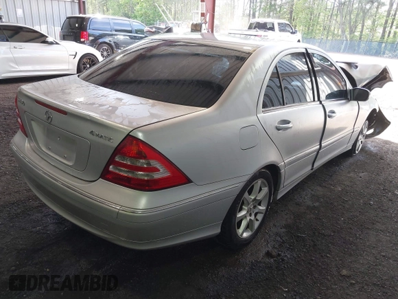 2007 Mercedes-Benz C with VIN WDBRF87H07F875598, listed as a IAAI auction lot 42104117 with 198,421 mi miles and . Bid and sale history available at DreamBid. Image 4.