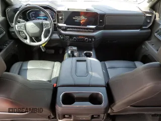 2022 Chevrolet Silverado 1500 LT Trail Boss with VIN 3GCUDFETXNG503890, listed as a Copart auction lot 55646935 with 32,407 mi miles and Salvage Title. Bid and sale history available at DreamBid. Image 8.