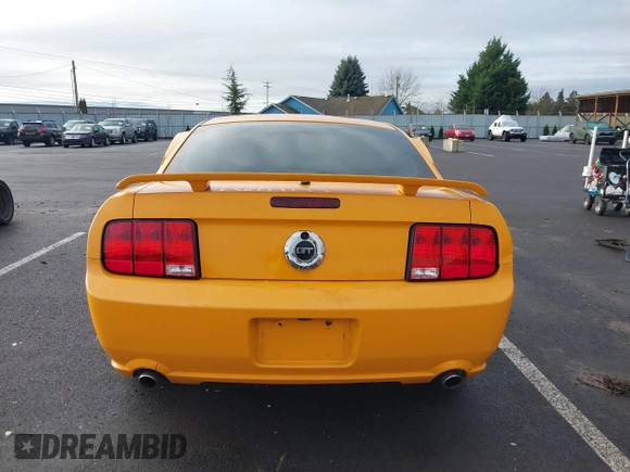 2007 Ford Mustang GT Deluxe z VIN 1ZVFT82H175334728, wystawiony jako IAAI lot #41609794 z przebiegiem 181 002 mil mil oraz . Historia ofert i sprzedaży dostępna na DreamBid. Obrazek 16.