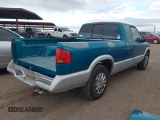 1994 Chevrolet S-10 LS with VIN 1GCCS19W4R8181235, listed as a IAAI auction lot 41710054 with 203,150 mi miles and . Bid and sale history available at DreamBid. Image 4.