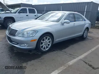 2008 Mercedes-Benz S 550 with VIN WDDNG71X18A153424, listed as a IAAI auction lot 41926237 with 88,869 mi miles and . Bid and sale history available at DreamBid. Image 2.