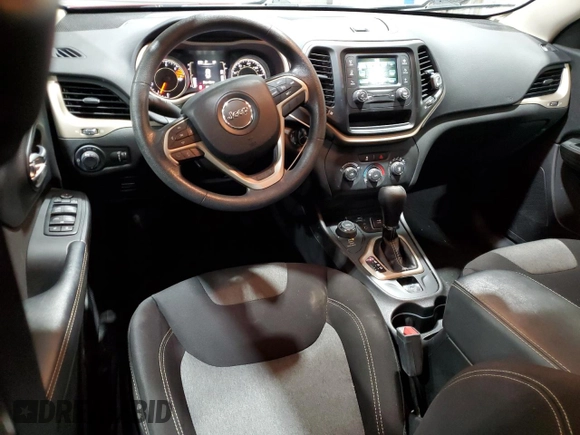 2017 Jeep Cherokee Sport with VIN 1C4PJMAB0HW504625, listed as a Copart auction lot 84867194 with 46,966 mi miles and Salvage Title. Bid and sale history available at carsss.com. Image 8.