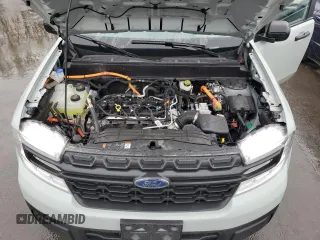 2024 Ford Maverick XL z VIN 3FTTW8A33RRA77784, wystawiony jako Copart lot #51737495 z przebiegiem 10 468 mil mil oraz Szkody całkowita. Historia ofert i sprzedaży dostępna na DreamBid. Obrazek 11.