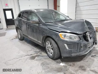 2016 Volvo XC60 T5 Premier with VIN YV4612RK5G2822876, listed as a IAAI auction lot 41408074 with 100,935 mi miles. Bid and sale history available at carsss.com. Image 1.