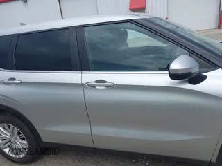 2022 Mitsubishi Outlander ES z VIN JA4J3TA88NZ015201, wystawiony jako IAAI lot #42264912 z przebiegiem 78 601 mil mil oraz . Historia ofert i sprzedaży dostępna na DreamBid. Obrazek 14.