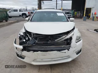 2014 Nissan Altima 2.5 S with VIN 1N4AL3AP0EN334215, listed as a IAAI auction lot 41848883 with 175,890 mi miles. Bid and sale history available at carsss.com. Image 13.