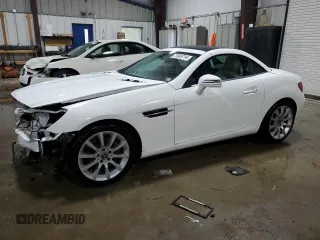 2017 Mercedes-Benz SLC 300 z VIN WDDPK3JA4HF141251, wystawiony jako Copart lot #71945714 z przebiegiem 47 165 mil mil oraz Szkoda całkowita • Salvage title. Historia ofert i sprzedaży dostępna na DreamBid. Obrazek 1.