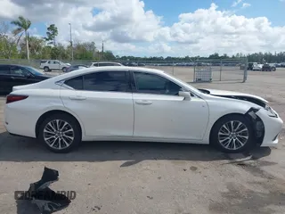 2020 Lexus ES with VIN 58ADZ1B16LU060952, listed as a IAAI auction lot 41564044 with 51,496 mi miles. Bid and sale history available at carsss.com. Image 13.