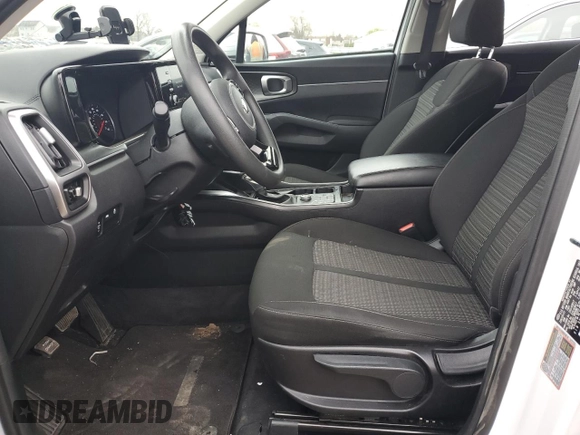 2021 Kia Sorento LX z VIN 5XYRGDLC4MG023118, wystawiony jako Copart lot #52586145 z przebiegiem 50 599 mil mil oraz Szkoda całkowita • Salvage title. Historia ofert i sprzedaży dostępna na DreamBid. Obrazek 7.