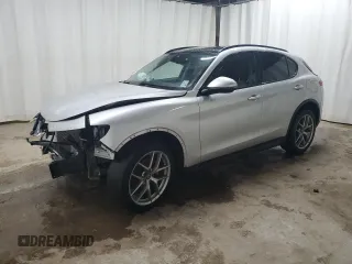 2018 Alfa Romeo Stelvio Sport z VIN ZASFAKPN4J7B92799, wystawiony jako Copart lot #43449405 z przebiegiem 78 693 mil mil oraz Tytuł czysty. Historia ofert i sprzedaży dostępna na DreamBid. Obrazek 1.
