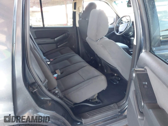 2010 Ford Explorer XLT with VIN 1FMEU6DE5AUA13383, listed as a IAAI auction lot 41841949 with 162,239 mi miles. Bid and sale history available at carsss.com. Image 8.