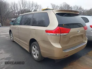 2011 Toyota Sienna LE AAS with VIN 5TDKK3DC0BS025523, listed as a IAAI auction lot 41114051 with 1 mi miles. Bid and sale history available at carsss.com. Image 3.