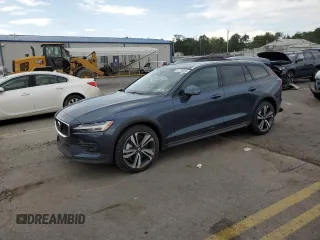 2024 Volvo V60 Plus with VIN YV4L12WY0R2137912, listed as a Copart auction lot 61789334 with 776 mi miles and Salvage title. Bid and sale history available at DreamBid. Image 1.