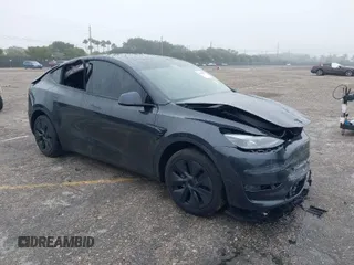 2024 Tesla Model Y with VIN 7SAYGDED8RF213927, listed as a IAAI auction lot 41386687 with 3,599 mi miles and . Bid and sale history available at DreamBid. Image 1.