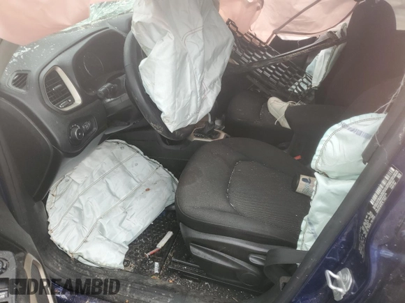 2017 Jeep Renegade Latitude with VIN ZACCJBBB3HPG47518, listed as a Copart auction lot 56196705 with Not provided miles and Non repairable. Bid and sale history available at DreamBid. Image 7.
