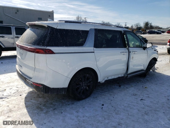 2024 Kia Carnival SX Prestige with VIN KNDNE5H31R6385159, listed as a Copart auction lot 42183595 with 15,903 mi miles and Salvage Title. Bid and sale history available at carsss.com. Image 3.
