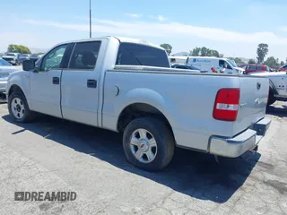 2004 Ford F-150 XLT z VIN 1FTPW12574KA94710, wystawiony jako IAAI lot #42505287 z przebiegiem 154 469 mil mil oraz . Historia ofert i sprzedaży dostępna na DreamBid. Obrazek 3.
