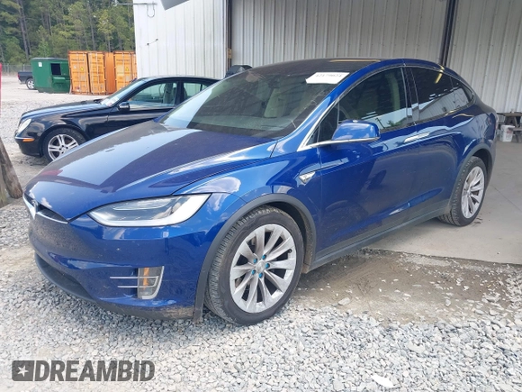 2016 Tesla Model X 70D z VIN 5YJXCAE23GF004285, wystawiony jako IAAI lot #42179024 z przebiegiem 108 472 mil mil oraz . Historia ofert i sprzedaży dostępna na DreamBid. Obrazek 2.