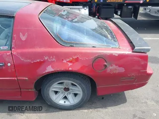 1988 Pontiac Firebird Trans Am с VIN 1G2FW21E0JL216496, выставлен на аукционе IAAI как лот 42131654 с пробегом 231 941 миль миль и . История ставок и продаж доступна на DreamBid. Изображение 11.