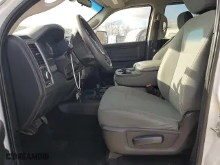 2018 Ram 2500 Tradesman with VIN 3C6UR5CJ2JG262048, listed as a Copart auction lot 44942415 with 184,788 mi miles and Clean Title. Bid and sale history available at carsss.com. Image 7.