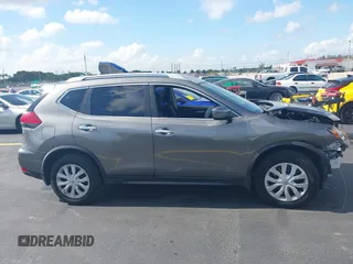 2017 Nissan Rogue SV z VIN JN8AT2MT0HW388730, wystawiony jako IAAI lot #42289935 z przebiegiem 124 943 mil mil oraz . Historia ofert i sprzedaży dostępna na DreamBid. Obrazek 14.