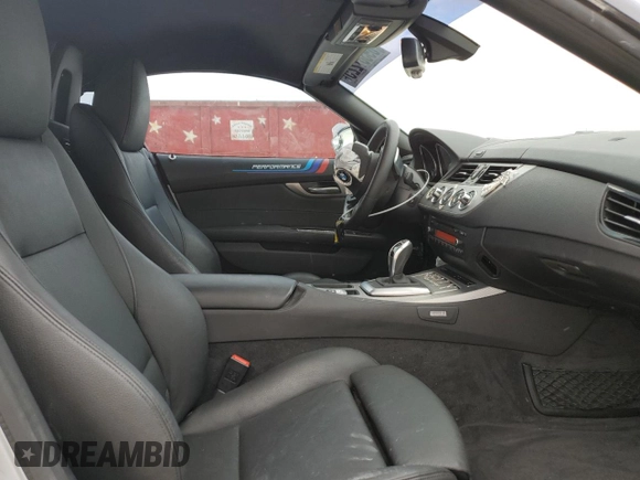 2016 BMW Z4 sDrive28i with VIN WBALL5C54G5A21231, listed as a Copart auction lot 89387225 with 30,765 mi miles and Salvage Title. Bid and sale history available at carsss.com. Image 10.