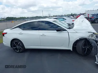 2024 Nissan Altima SR z VIN 1N4BL4CVXRN427304, wystawiony jako IAAI lot #42194928 z przebiegiem 10 679 mil mil oraz . Historia ofert i sprzedaży dostępna na DreamBid. Obrazek 13.