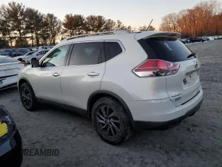 2016 Nissan Rogue SV z VIN 5N1AT2MV5GC825923, wystawiony jako Copart lot #87310844 z przebiegiem 68 534 mil mil oraz Szkoda całkowita • Salvage title. Historia ofert i sprzedaży dostępna na DreamBid. Obrazek 2.