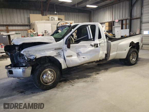 2005 Ford F-350 XL z VIN 1FTWX33P95EB03850, wystawiony jako Copart lot #71228644 z przebiegiem Nie podano mil oraz Szkoda całkowita • Salvage title. Historia ofert i sprzedaży dostępna na DreamBid. Obrazek 1.