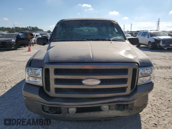2005 Ford Excursion Limited с VIN 1FMNU43S75ED45773, выставлен на аукционе Copart как лот 74396164 с пробегом 256 904 миль миль и Списание • Salvage title. История ставок и продаж доступна на DreamBid. Изображение 5.