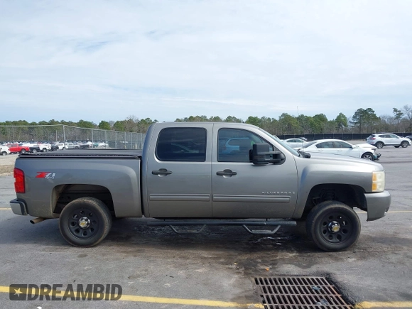 2009 Chevrolet Silverado 1500 LT with VIN 3GCEK23369G106088, listed as a IAAI auction lot 41699535 with 270,526 mi miles and . Bid and sale history available at DreamBid. Image 13.