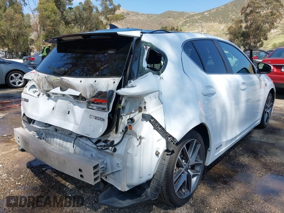 2015 Lexus CT 200h Hybrid with VIN JTHKD5BH1F2223320, listed as a IAAI auction lot 42087493 with 132,577 mi miles. Bid and sale history available at carsss.com. Image 18.