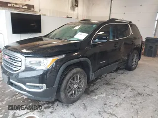 2017 GMC Acadia SLT z VIN 1GKKNULS6HZ183740, wystawiony jako IAAI lot #42006210 z przebiegiem 101 265 mil mil oraz . Historia ofert i sprzedaży dostępna na DreamBid. Obrazek 2.