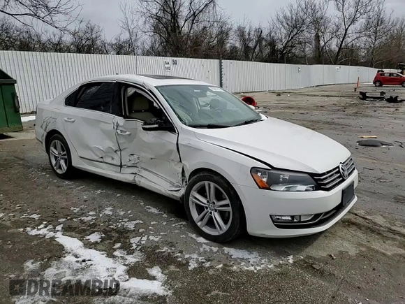 2015 Volkswagen Passat SEL Premium z VIN 1VWCV7A34FC093870, wystawiony jako Copart lot #45587835 z przebiegiem Nie podano mil oraz Szkoda całkowita • Salvage title. Historia ofert i sprzedaży dostępna na DreamBid. Obrazek 10.