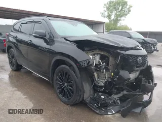 2024 Toyota Highlander LE z VIN 5TDKDRBH3RS537184, wystawiony jako IAAI lot #42108464 z przebiegiem 35 747 mil mil oraz . Historia ofert i sprzedaży dostępna na DreamBid. Obrazek 1.