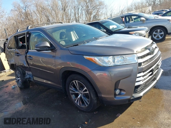 2019 Toyota Highlander LE with VIN 5TDBZRFH7KS978415, listed as a IAAI auction lot 41653130 with 101,245 mi miles and . Bid and sale history available at DreamBid. Image 1.