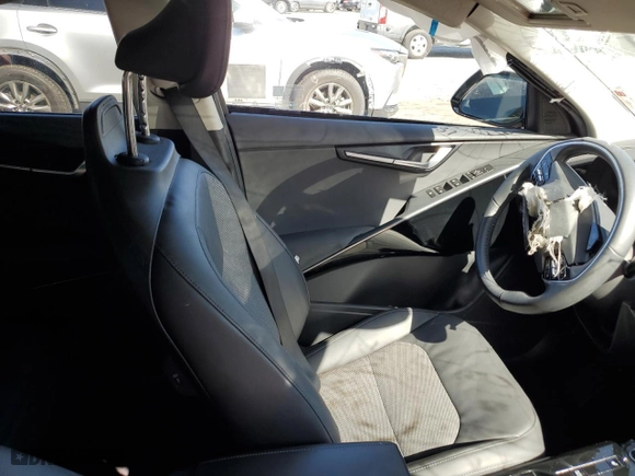 2023 Kia Niro EV Wind with VIN KNDCR3L12P5033815, listed as a Copart auction lot 68583644 with 41,453 mi miles and Salvage Title. Bid and sale history available at carsss.com. Image 7.